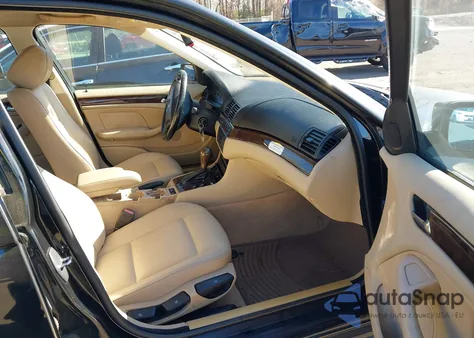 2005 BMW 325Xi из США, поврежденный, VIN WBAEU334X5PR14858